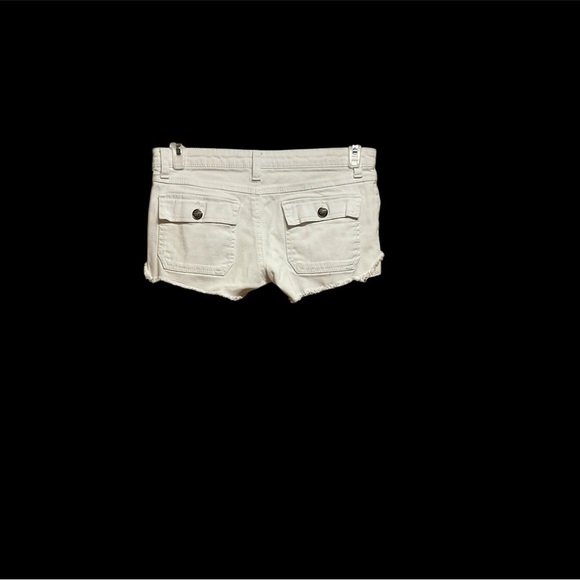 MOSSIMO WHITE DENIM CUTOFFS SHORTS SIZE 6 GENTLY WORN - Picture 2 of 3